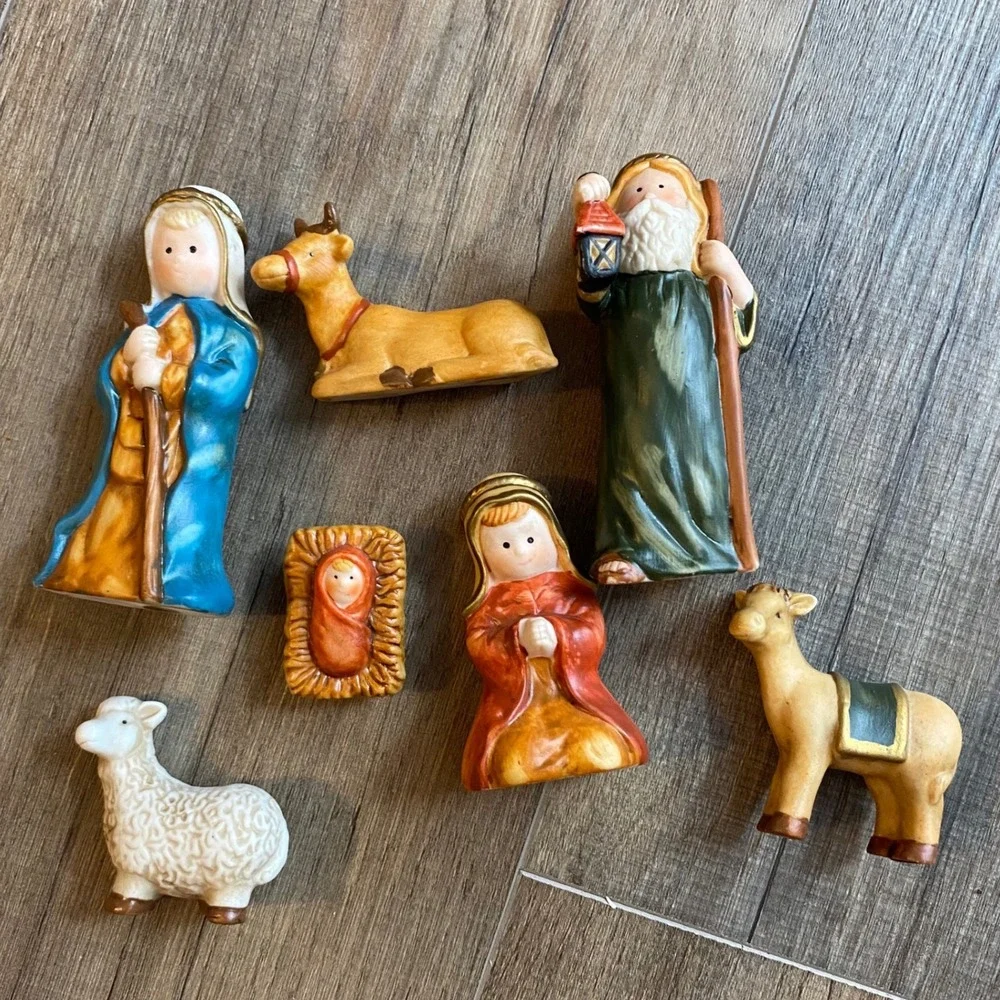 Vintage Style Ceramic 7 Piece Nativity Scene Set Christmas Decor Figurines 2003